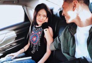 求婚吃瓜看戏,吃瓜群众围观甜蜜戏码