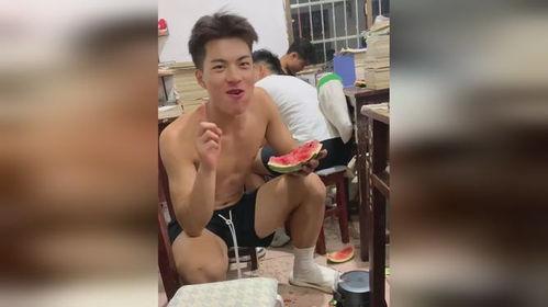 吃瓜体育生,揭秘校园体育圈的那些事儿