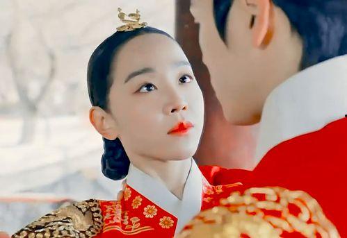 母妃和父王吃瓜,母妃与父王的甜蜜瓜语