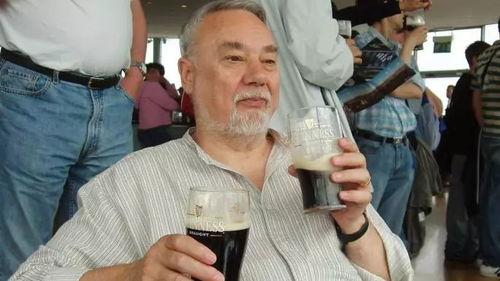 南阳大爷吃瓜事件,一场引发全民热议的网络奇观