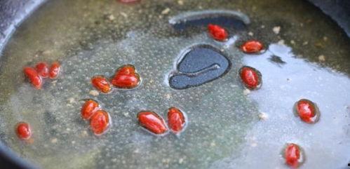 孕早期吃毛瓜,营养益处与注意事项