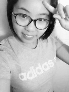 眼镜妹妹宿舍吃瓜,揭秘宿舍里的“吃瓜”趣事