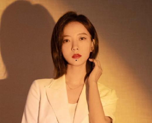 王珞丹吃瓜,揭秘娱乐圈幕后故事