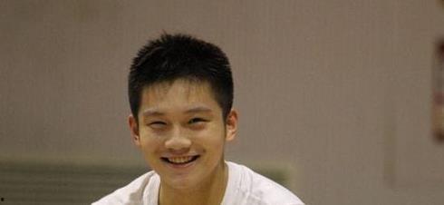 陈梦吃瓜看马龙