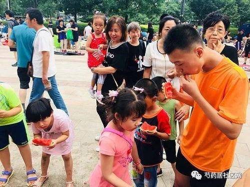 俊坤吃瓜比赛图片 第2张 俊坤吃瓜比赛图片 第2张