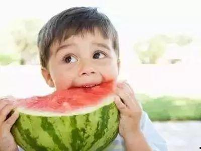 小明不秃吃瓜  第1张