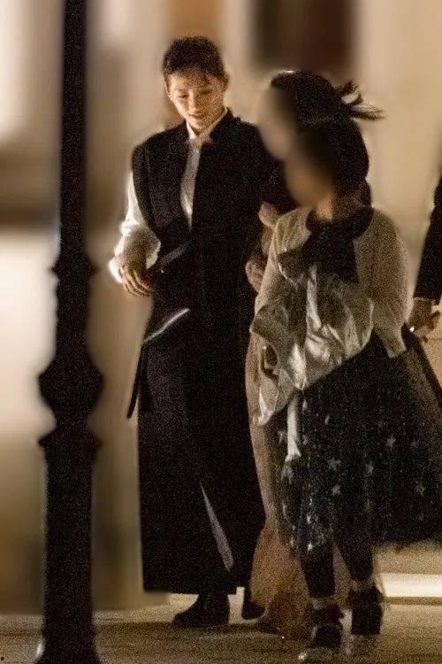 韩国男艺人吃瓜群众视频,揭秘娱乐圈幕后趣闻  第1张